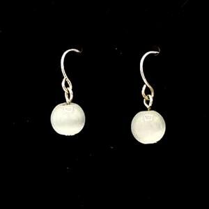 5/10 Opaque white drop earrings
